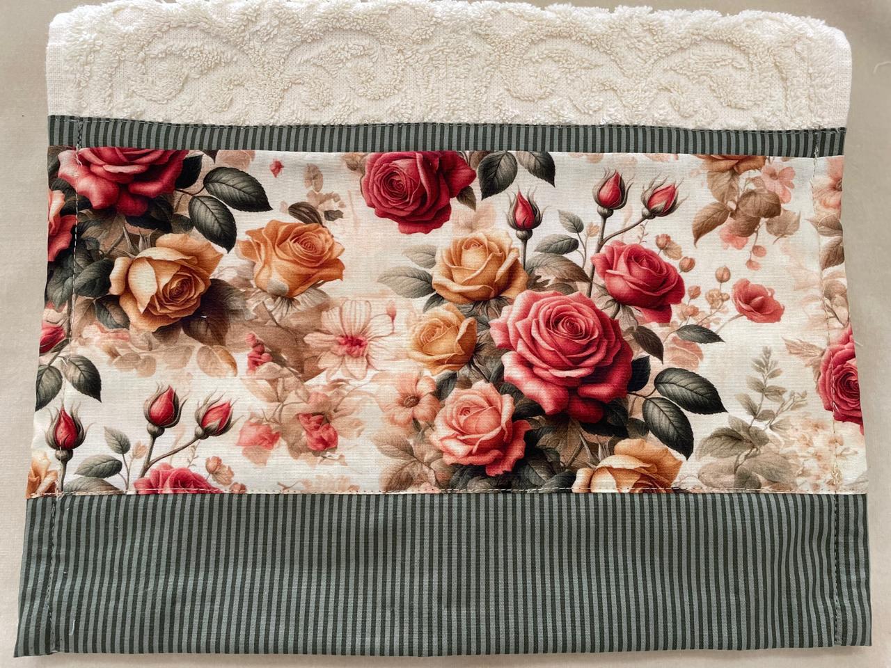 Rosas com Botões Vintage